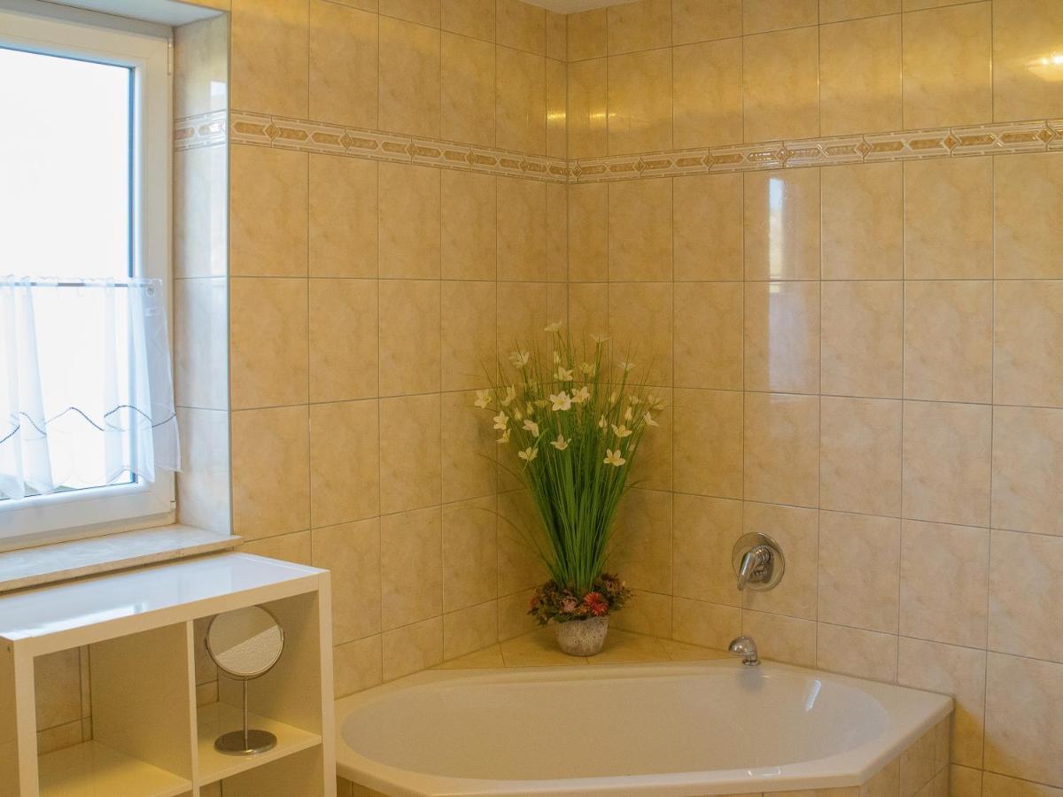 Geraeumige Ferienwohnung In Kindelbrueck Fuer Bis Zu 4 Personen - Barriefrei Exterior photo